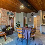 Charmante Maison Renovee Avec Terrasse Privee Et Jardin - Fr-1-497-159 Apartmán