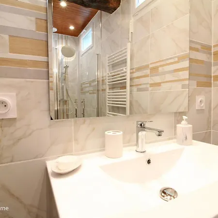 Charmante Maison Renovee Avec Terrasse Privee Et Jardin - Fr-1-497-159